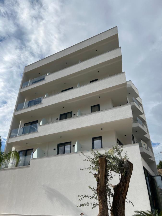 Hotel Onix Ksamil Exteriör bild