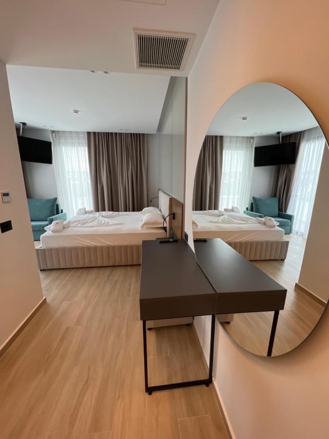 Hotel Onix Ksamil Exteriör bild