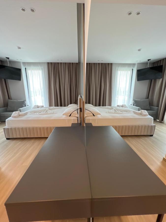 Hotel Onix Ksamil Exteriör bild