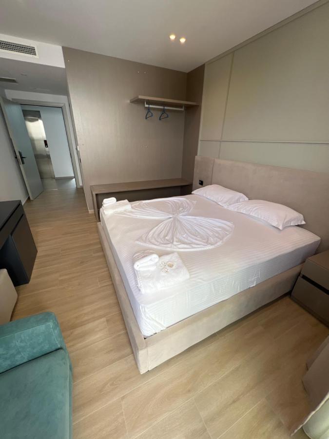 Hotel Onix Ksamil Exteriör bild