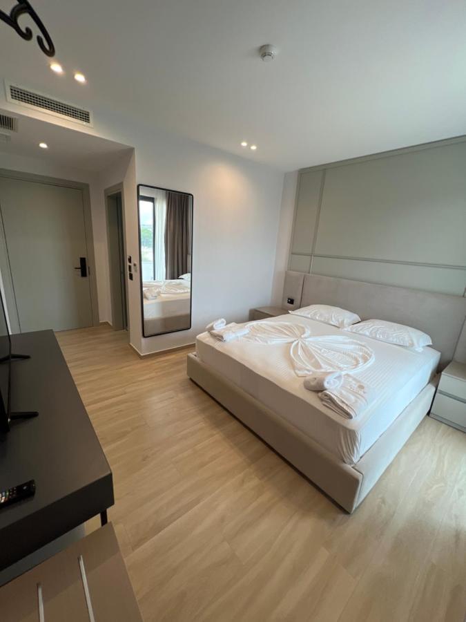 Hotel Onix Ksamil Exteriör bild