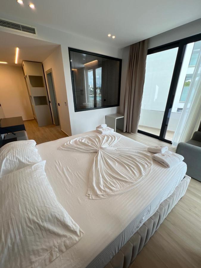 Hotel Onix Ksamil Exteriör bild